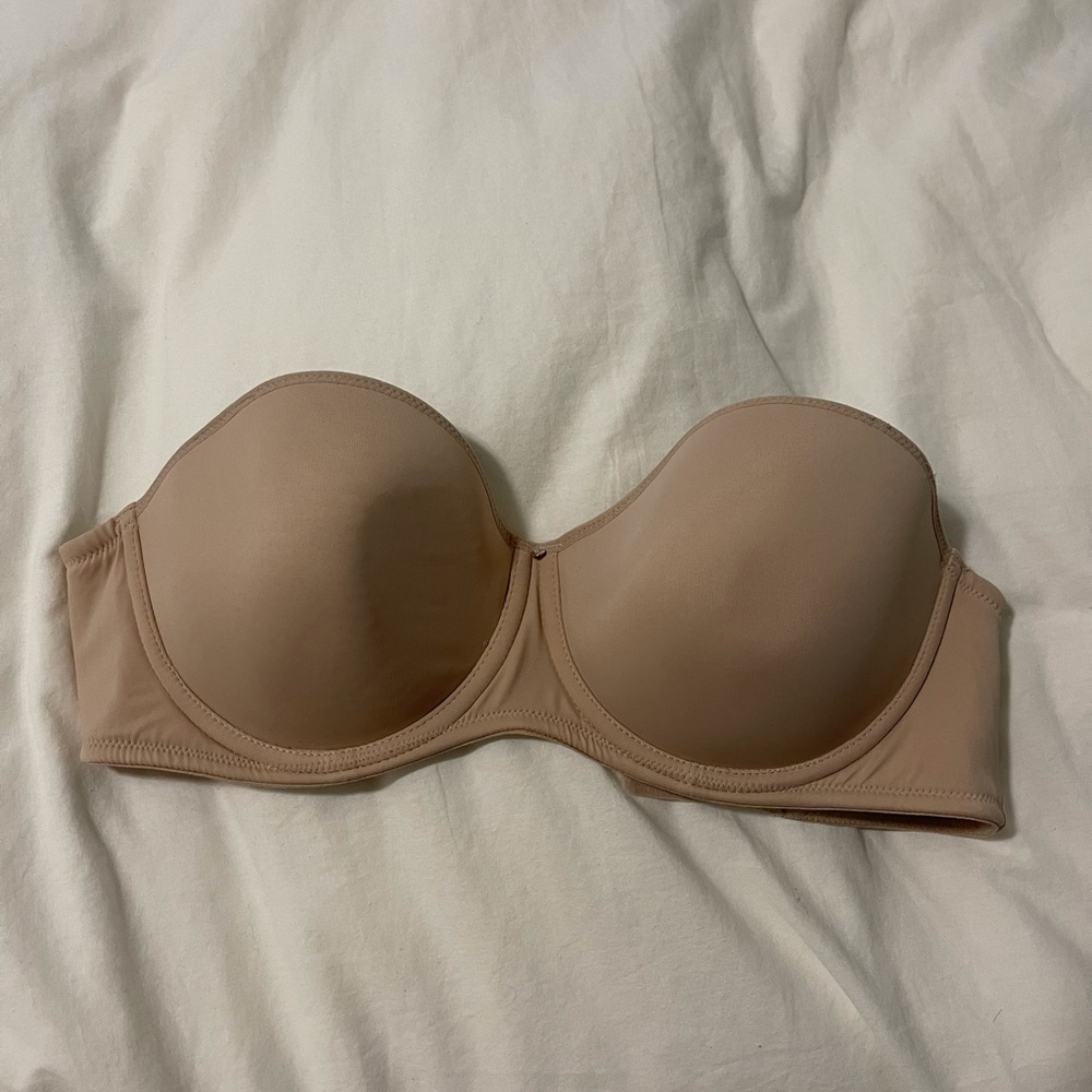 Fantasie Aura Strapless Bra. US 30DDD size. Natural beige color. New.